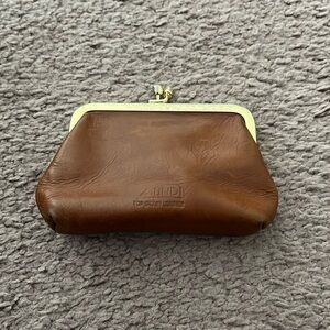 Mundi change purse with gold enclosure